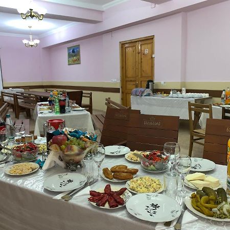 Hotel Kakhaberi Tetritskaro Екстериор снимка