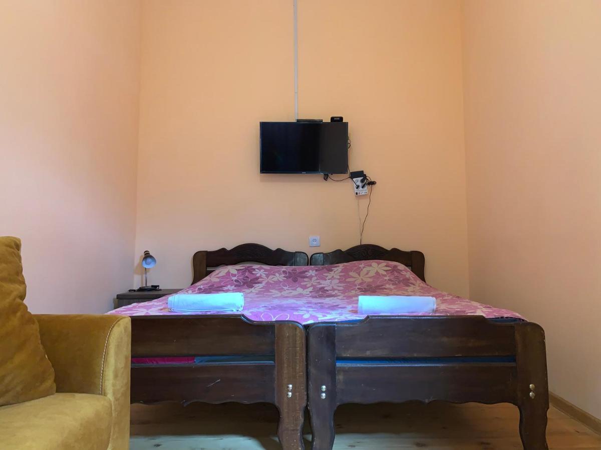 Hotel Kakhaberi Tetritskaro Екстериор снимка