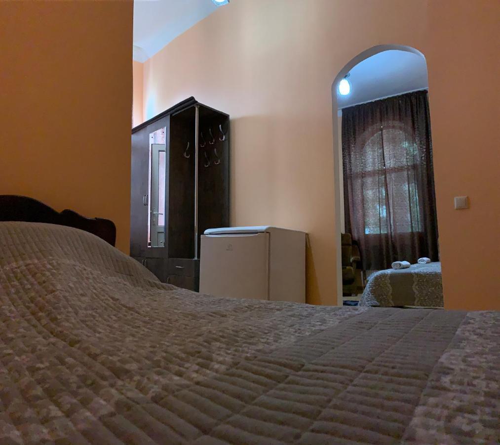 Hotel Kakhaberi Tetritskaro Екстериор снимка