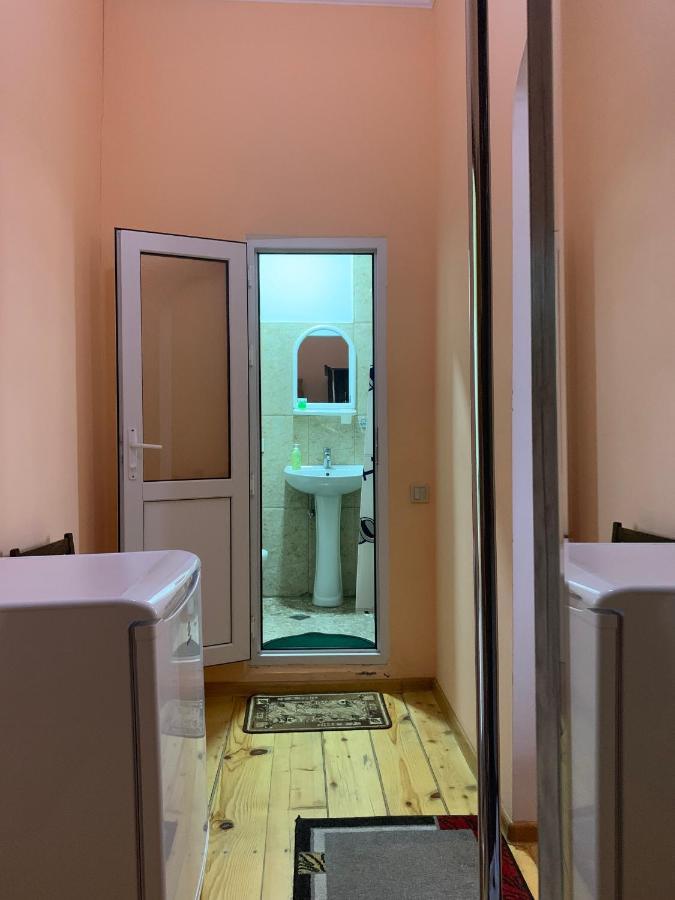 Hotel Kakhaberi Tetritskaro Екстериор снимка