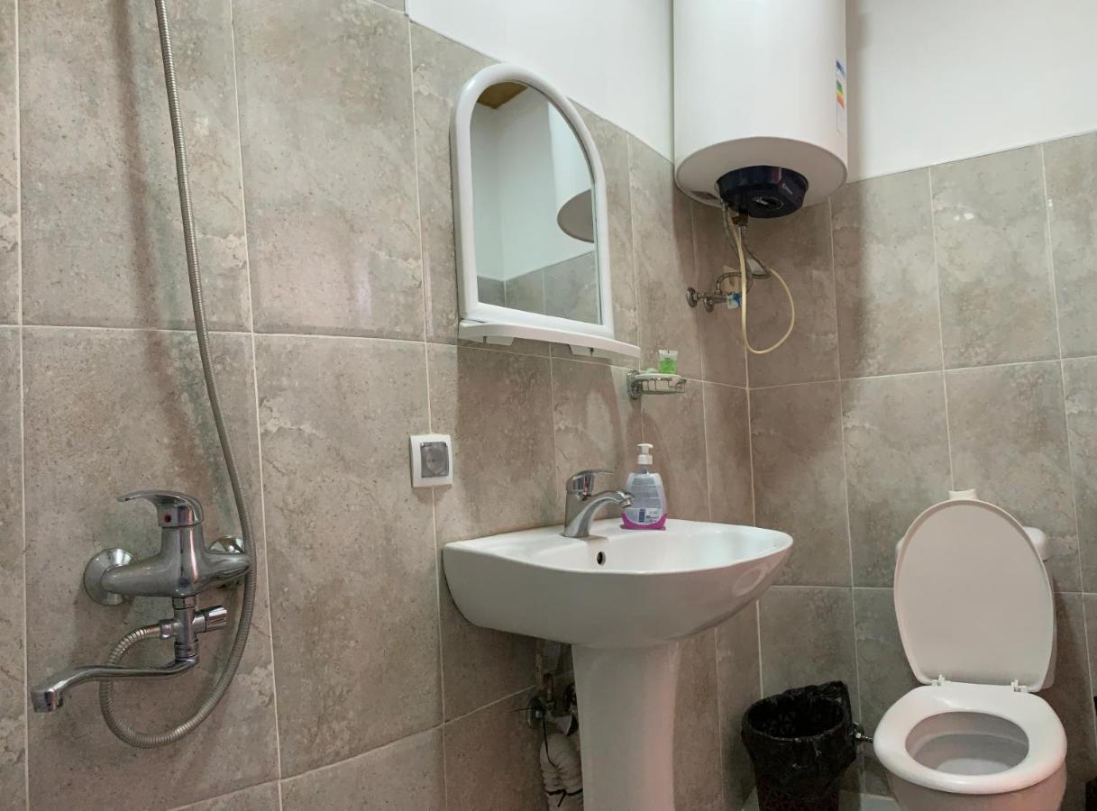 Hotel Kakhaberi Tetritskaro Екстериор снимка