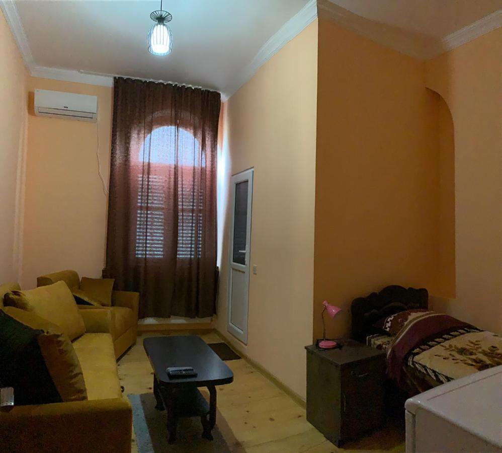 Hotel Kakhaberi Tetritskaro Екстериор снимка