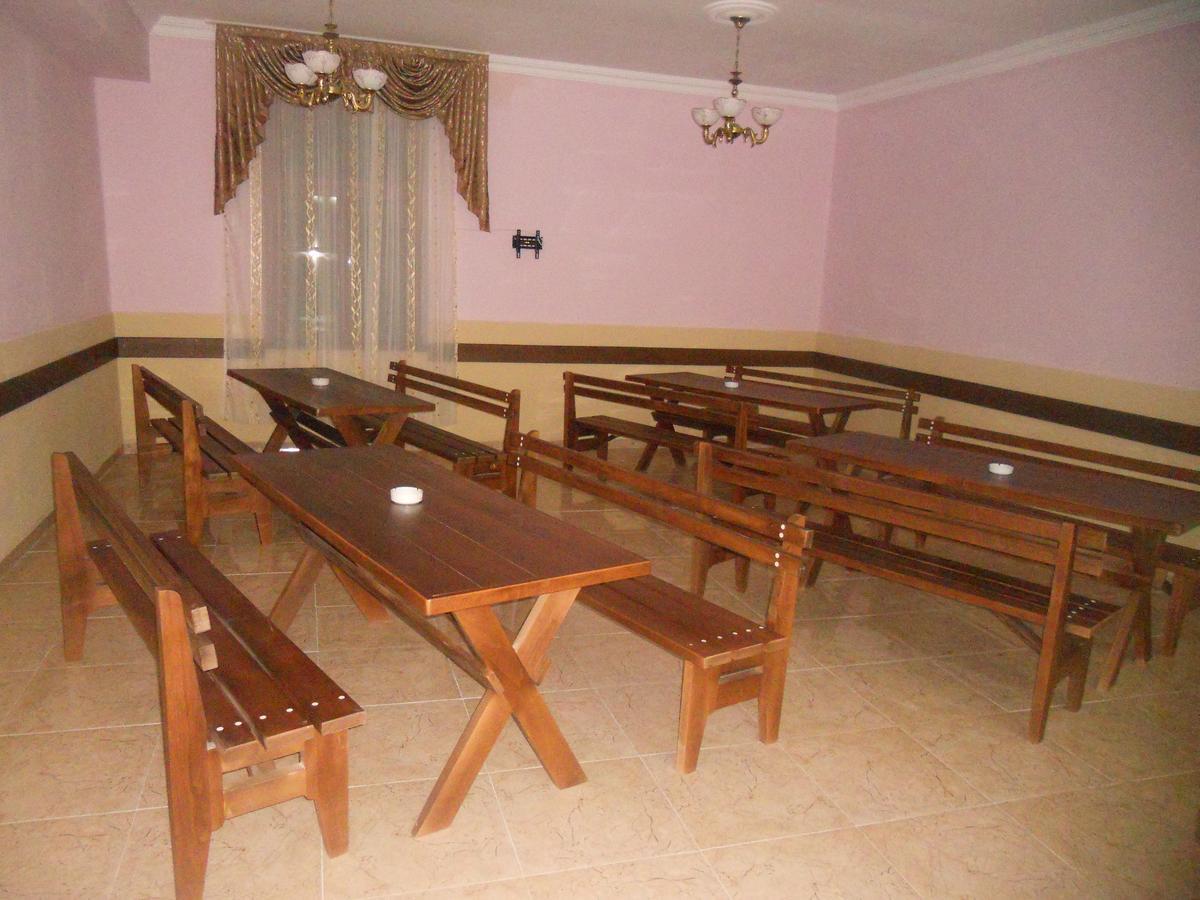 Hotel Kakhaberi Tetritskaro Екстериор снимка