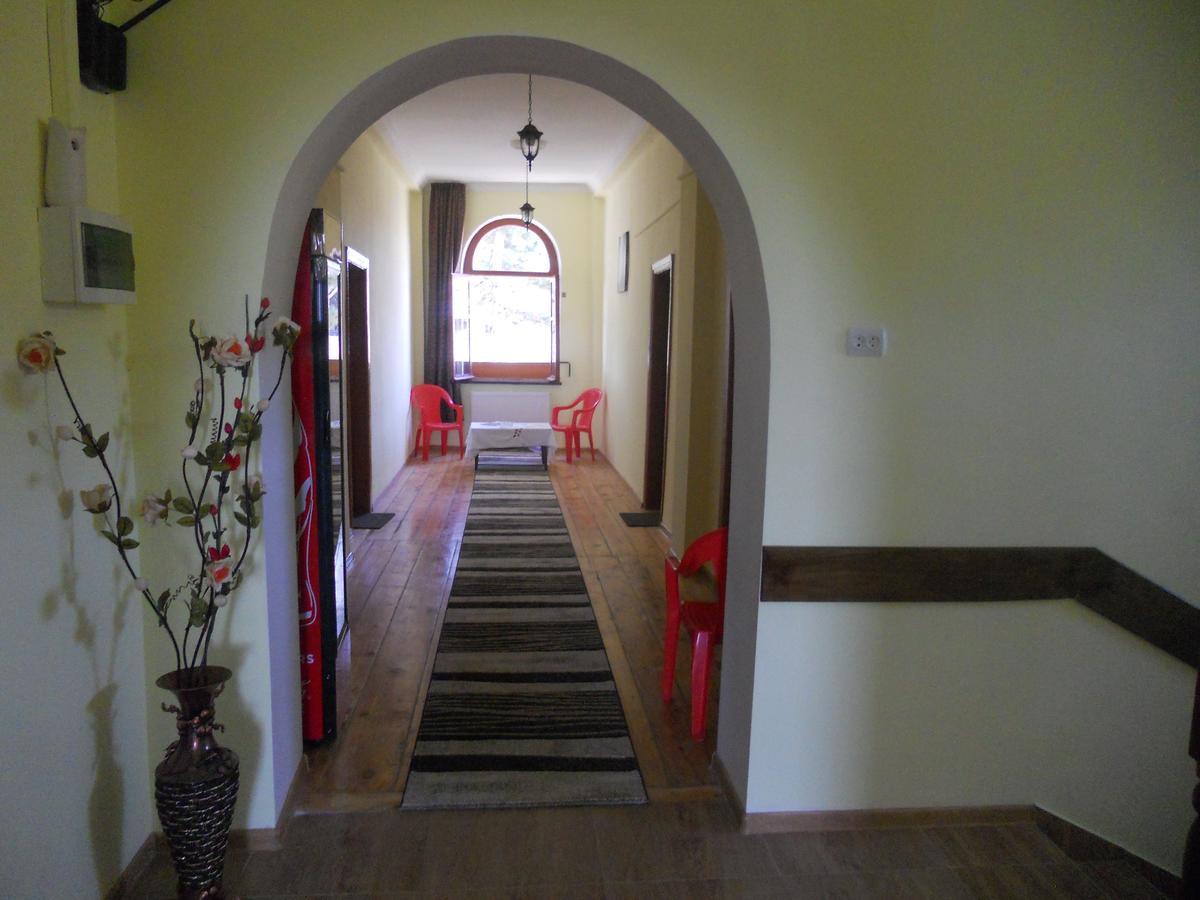 Hotel Kakhaberi Tetritskaro Екстериор снимка