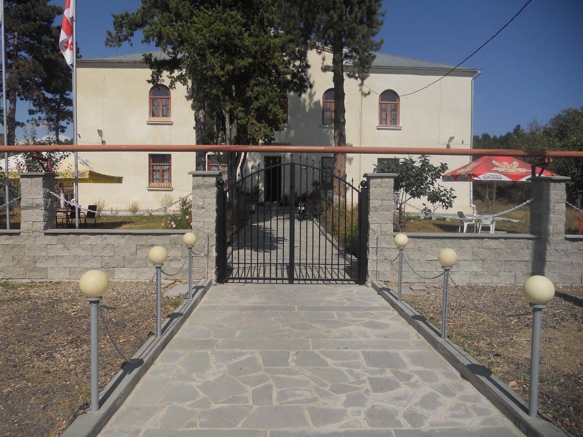Hotel Kakhaberi Tetritskaro Екстериор снимка