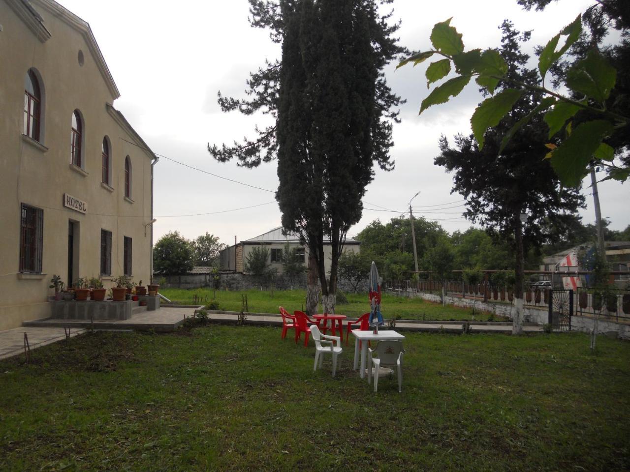 Hotel Kakhaberi Tetritskaro Екстериор снимка