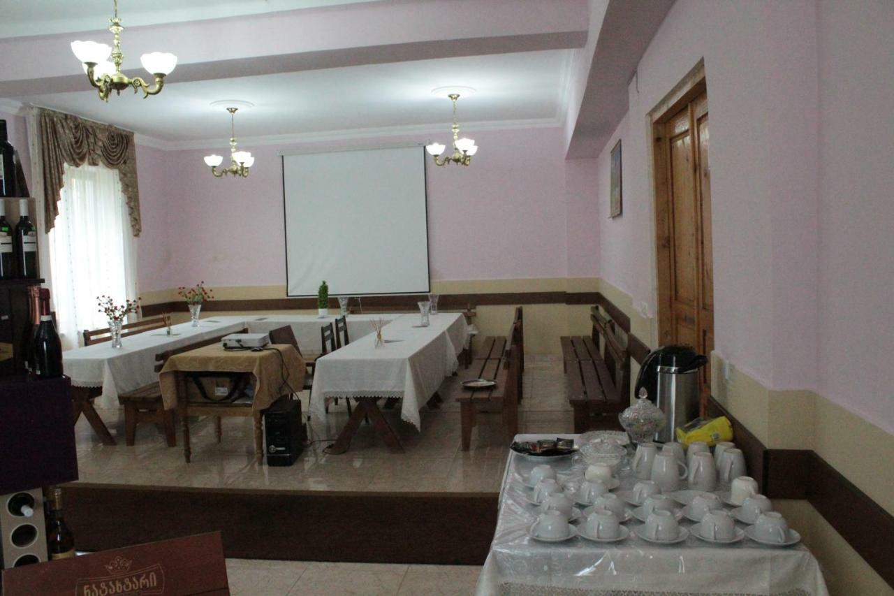Hotel Kakhaberi Tetritskaro Екстериор снимка