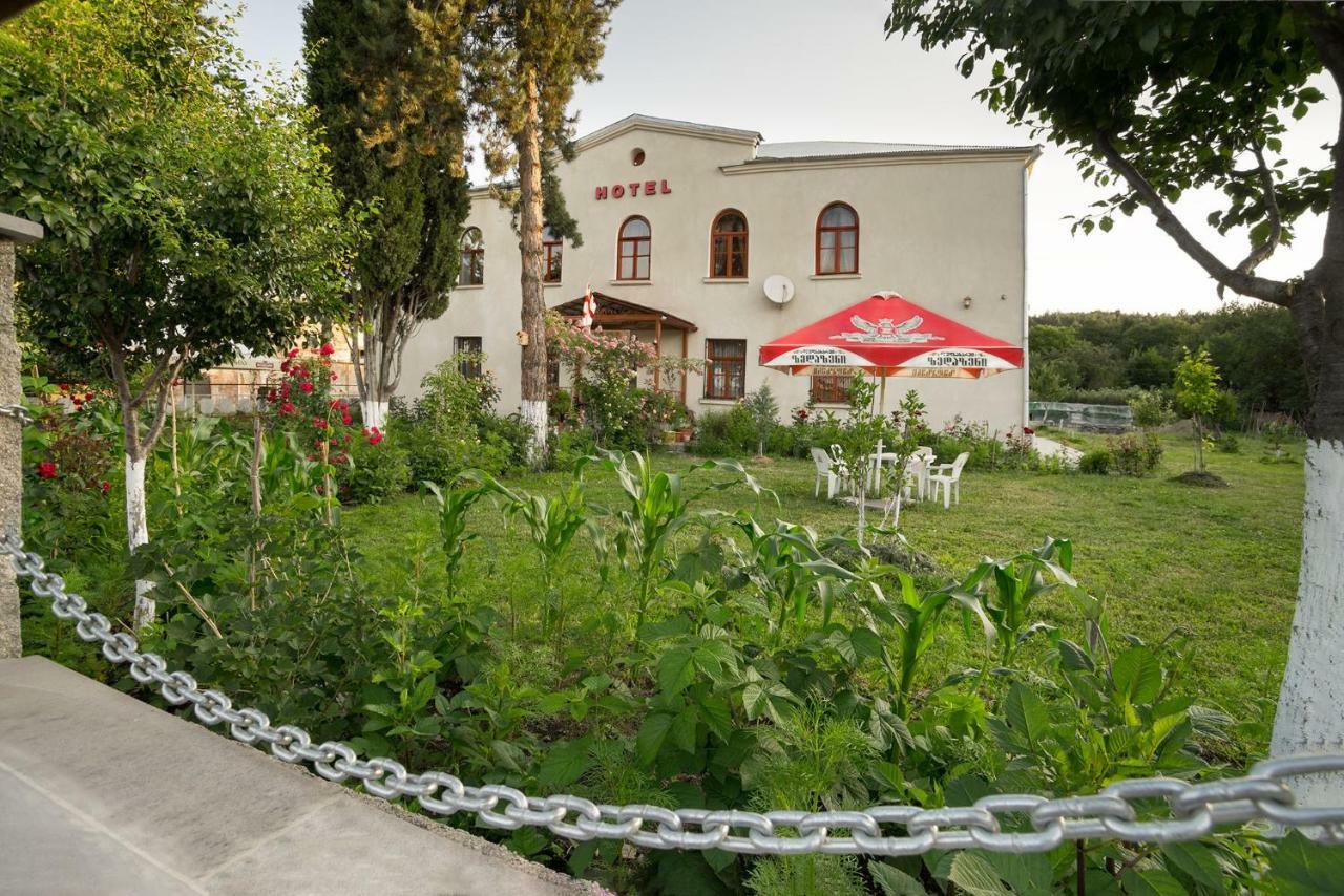 Hotel Kakhaberi Tetritskaro Екстериор снимка