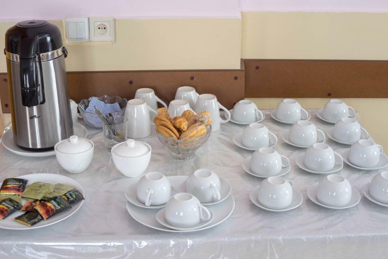 Hotel Kakhaberi Tetritskaro Екстериор снимка